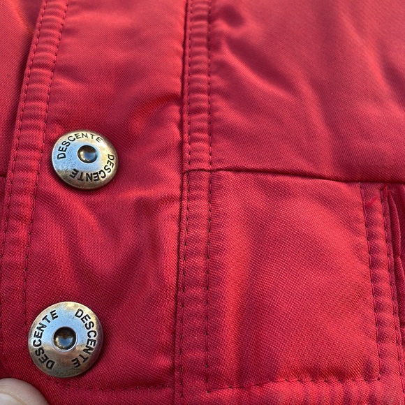 Vintage 90s DESCENTE red padded vest retro size M LKNW! B74 - Picture 4 of 8